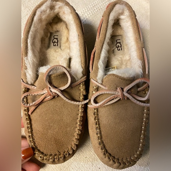 Ugg Dakota Slipper size 5 women’s - Picture 1 of 12